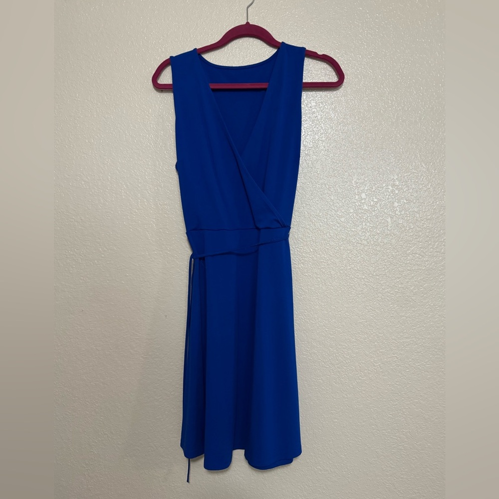 Elegant Blue Sleeveless Dress